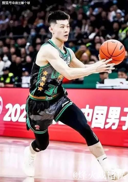 打工人不容易！山东小伙终于正名，用3个字表达心声，获杨鸣认可